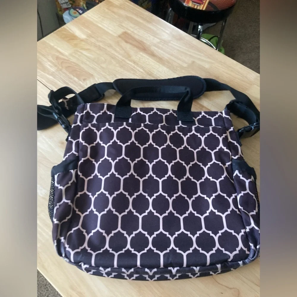 Skip hop diaper bag with changing pad in excellent condition